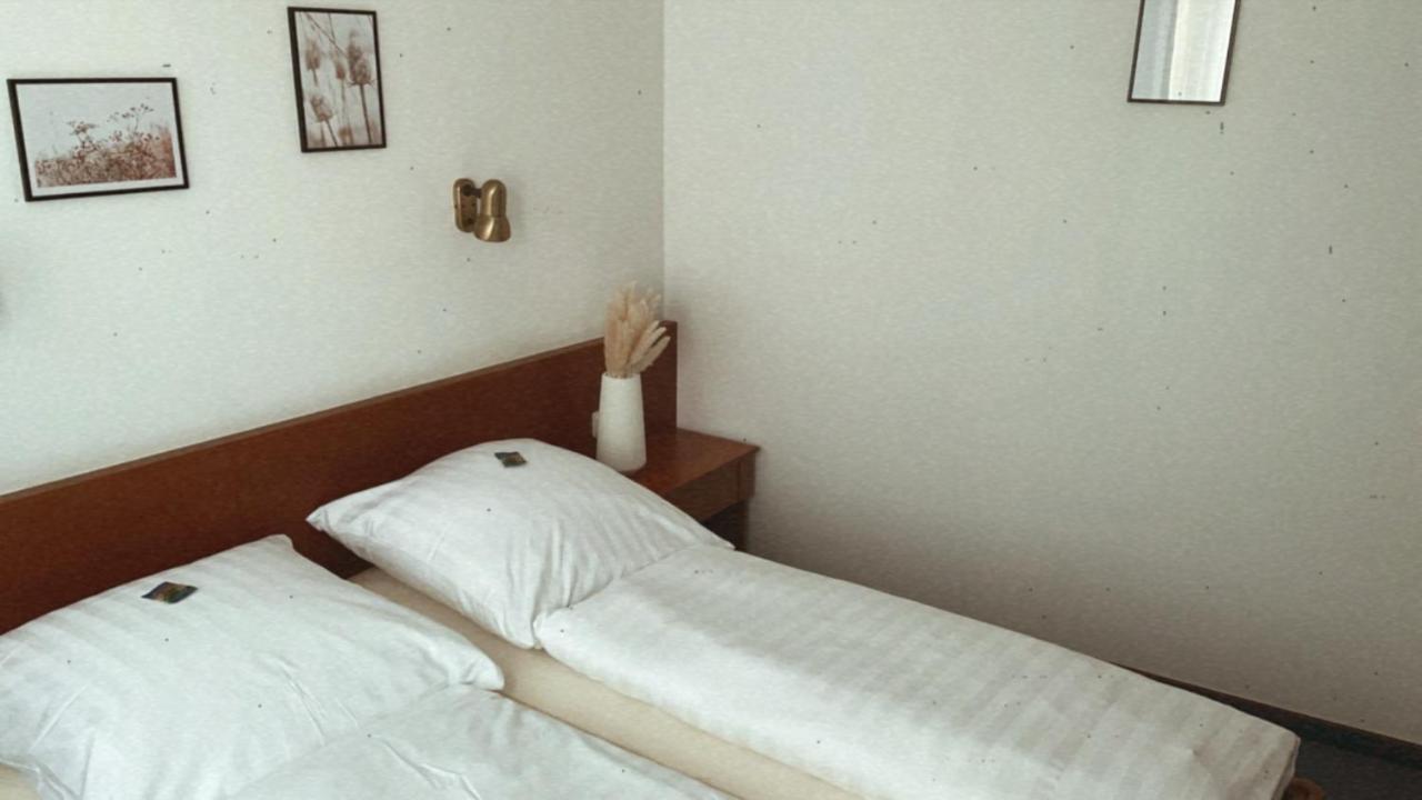 Hotel Zur Sonne Kirchhain Esterno foto