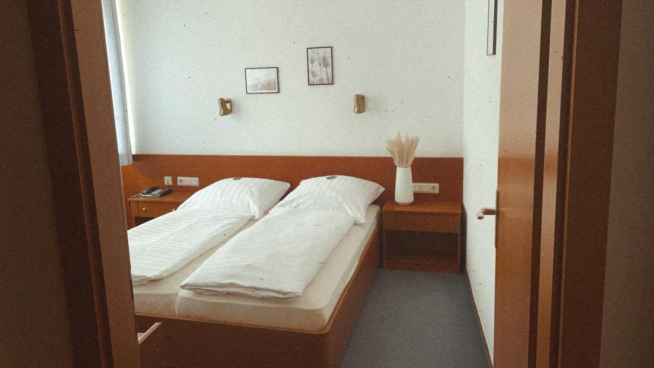 Hotel Zur Sonne Kirchhain Esterno foto